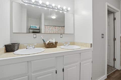 Tiny photo for 603 11th Avenue S, Clinton, IA 52732 (MLS # 12712491)