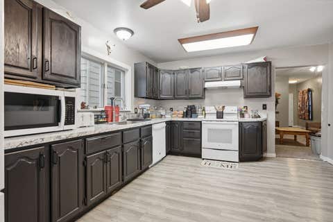 Tiny photo for 603 11th Avenue S, Clinton, IA 52732 (MLS # 12712491)