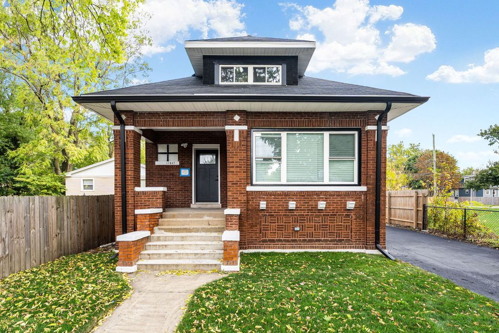 Photo for 11947 S Perry Avenue, Chicago, IL 60628 (MLS # 12507354)