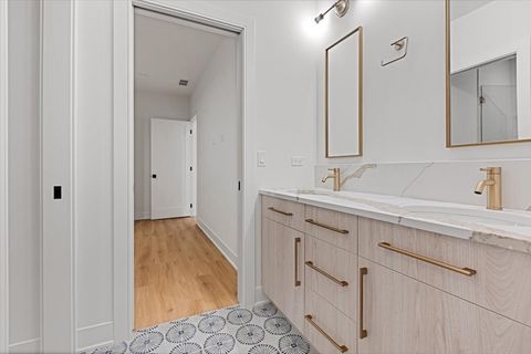 Tiny photo for 1964 W Farragut Avenue, Chicago, IL 60640 (MLS # 12565345)