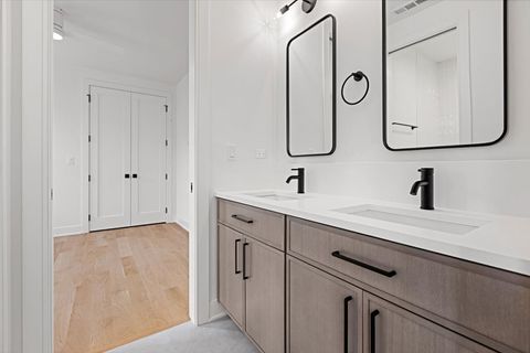 Tiny photo for 1964 W Farragut Avenue, Chicago, IL 60640 (MLS # 12565345)