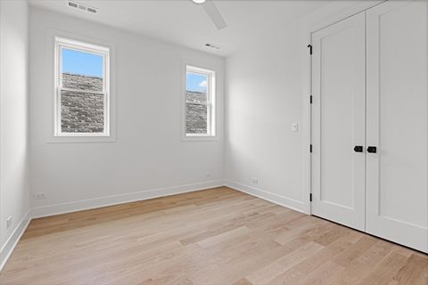 Tiny photo for 1964 W Farragut Avenue, Chicago, IL 60640 (MLS # 12565345)