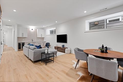 Tiny photo for 1964 W Farragut Avenue, Chicago, IL 60640 (MLS # 12565345)