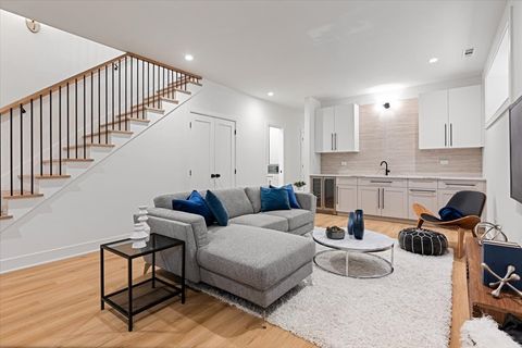 Tiny photo for 1964 W Farragut Avenue, Chicago, IL 60640 (MLS # 12565345)