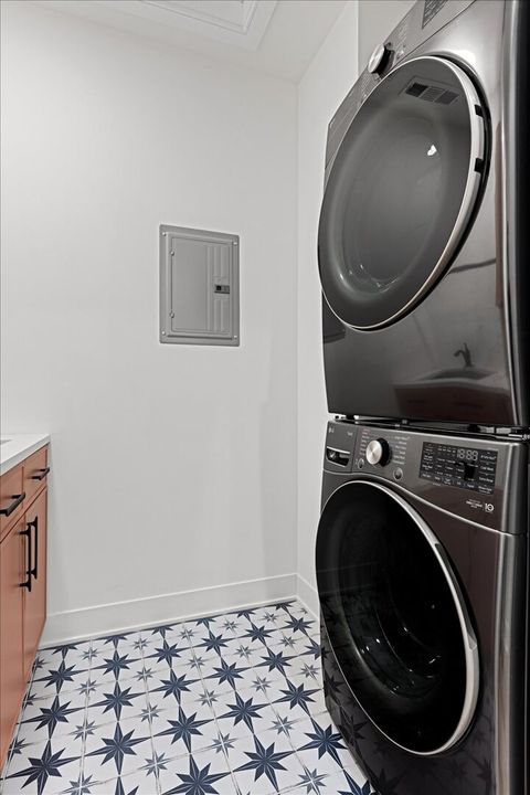 Tiny photo for 1964 W Farragut Avenue, Chicago, IL 60640 (MLS # 12565345)