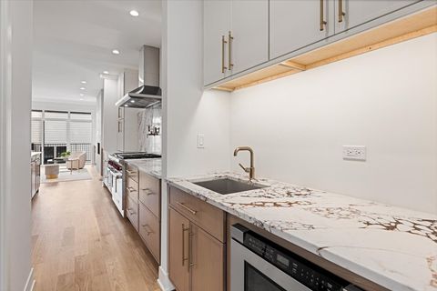 Tiny photo for 1964 W Farragut Avenue, Chicago, IL 60640 (MLS # 12565345)