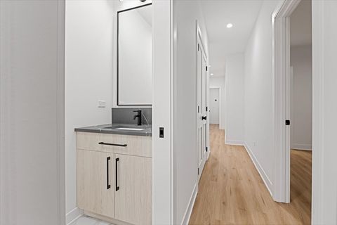 Tiny photo for 1964 W Farragut Avenue, Chicago, IL 60640 (MLS # 12565345)