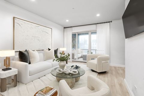 Tiny photo for 2923 N Southport Avenue #3, Chicago, IL 60657 (MLS # 12428192)