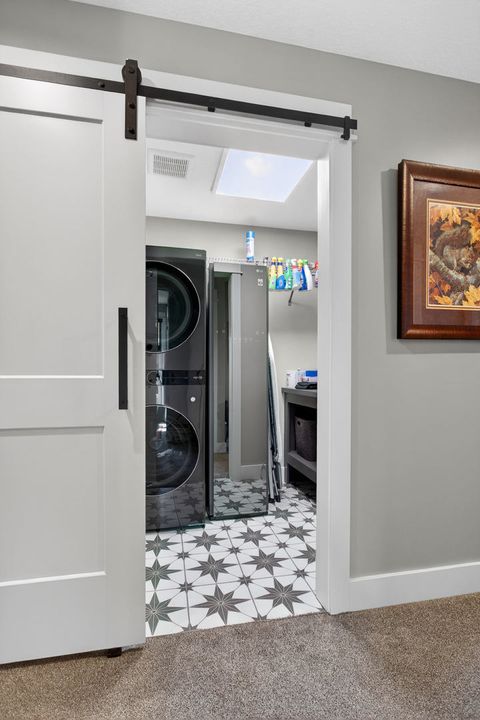 Tiny photo for 662 Holmes Street, Bettendorf, IA 52722 (MLS # 12630901)