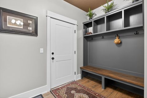 Tiny photo for 662 Holmes Street, Bettendorf, IA 52722 (MLS # 12630901)