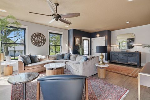 Tiny photo for 662 Holmes Street, Bettendorf, IA 52722 (MLS # 12630901)