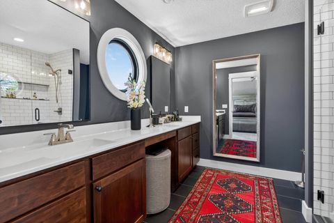 Tiny photo for 662 Holmes Street, Bettendorf, IA 52722 (MLS # 12630901)