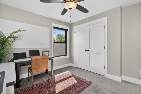 Tiny photo for 662 Holmes Street, Bettendorf, IA 52722 (MLS # 12630901)