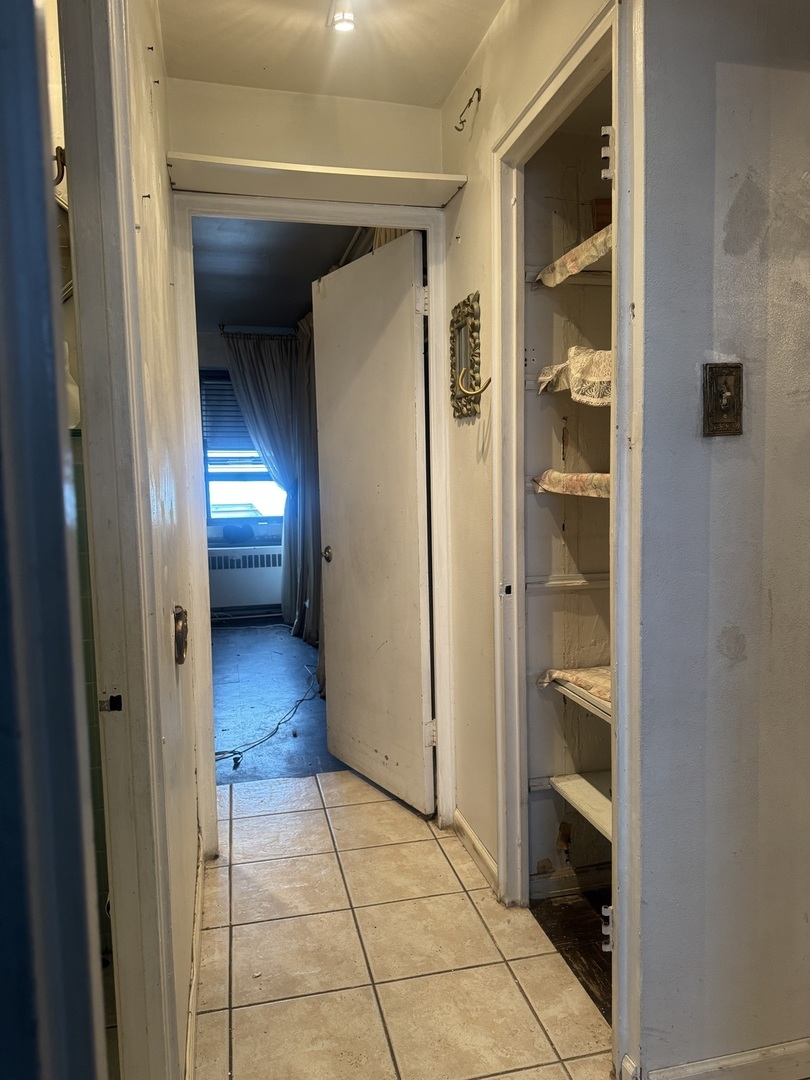 6118 N Sheridan Road 707