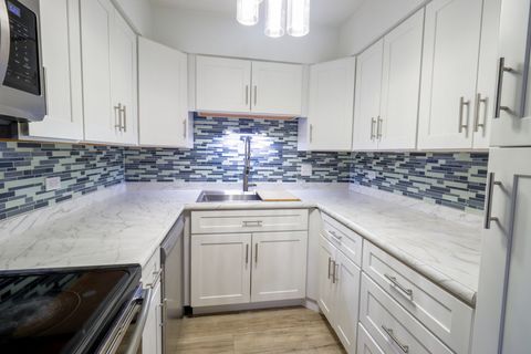 Tiny photo for 7314 Blackstone Avenue #30, Justice, IL 60458 (MLS # 12467145)