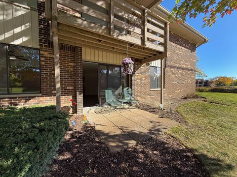 Tiny photo for 474 Raintree Court #1C, Glen Ellyn, IL 60137 (MLS # 12503510)