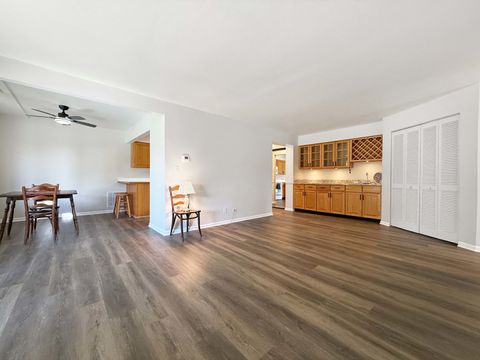 Tiny photo for 474 Raintree Court #1C, Glen Ellyn, IL 60137 (MLS # 12503510)