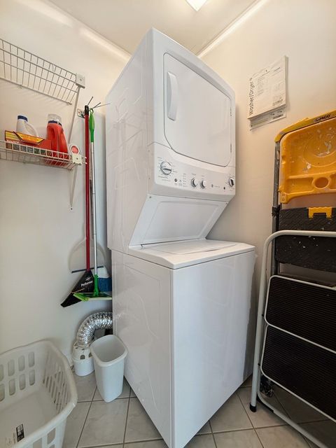 Tiny photo for 474 Raintree Court #1C, Glen Ellyn, IL 60137 (MLS # 12503510)