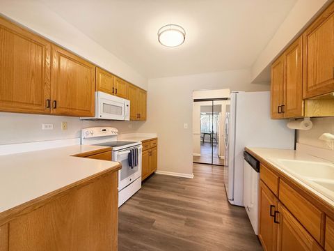 Tiny photo for 474 Raintree Court #1C, Glen Ellyn, IL 60137 (MLS # 12503510)