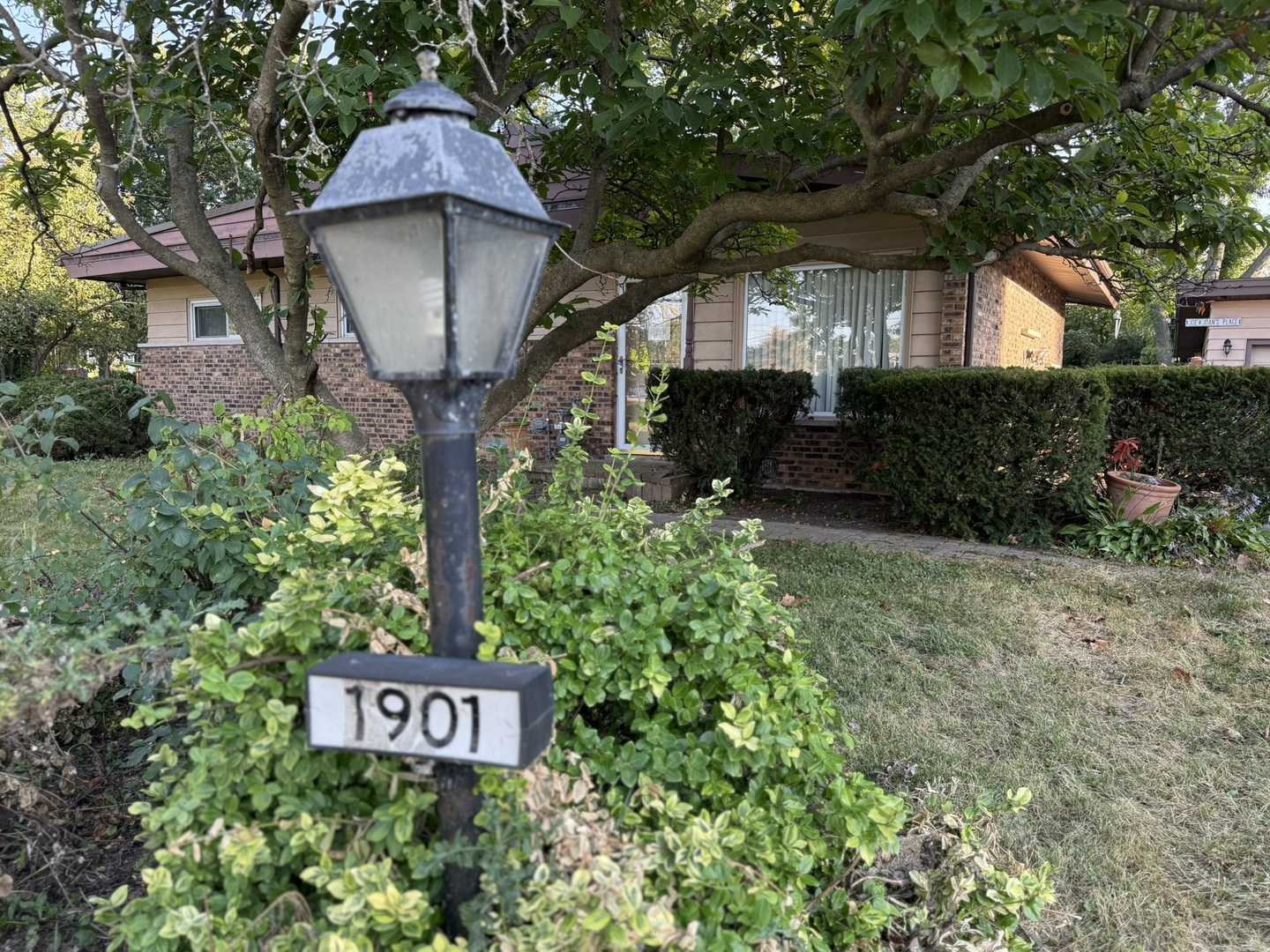 1901 W Plainfield Road