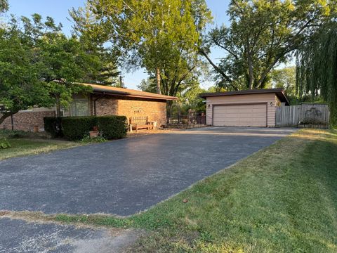 Tiny photo for 1901 W Plainfield Road, La Grange Highlands, IL 60525 (MLS # 12489706)