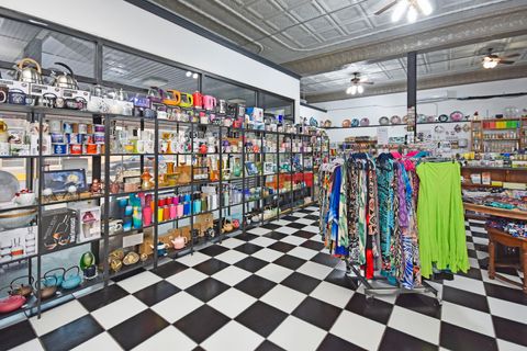 Tiny photo for 113 N Kickapoo Street, Lincoln, IL 62656 (MLS # 12496242)