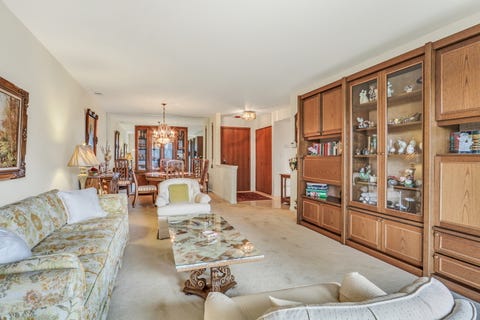 Tiny photo for 250 W Parliament Place #219, Mount Prospect, IL 60056 (MLS # 12714046)