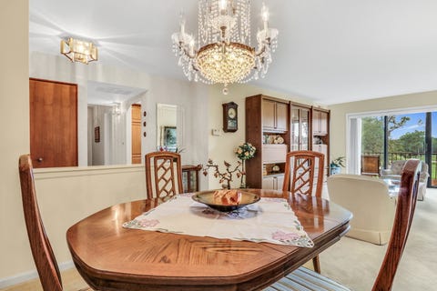 Tiny photo for 250 W Parliament Place #219, Mount Prospect, IL 60056 (MLS # 12714046)