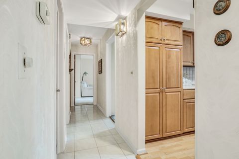 Tiny photo for 250 W Parliament Place #219, Mount Prospect, IL 60056 (MLS # 12714046)