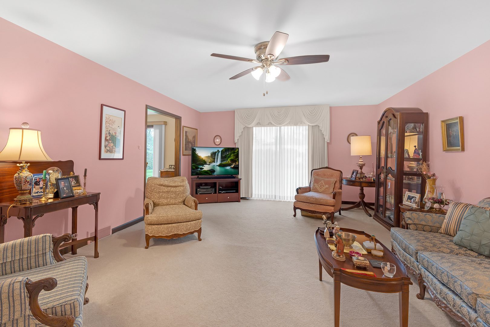 6313 Tamiami Drive