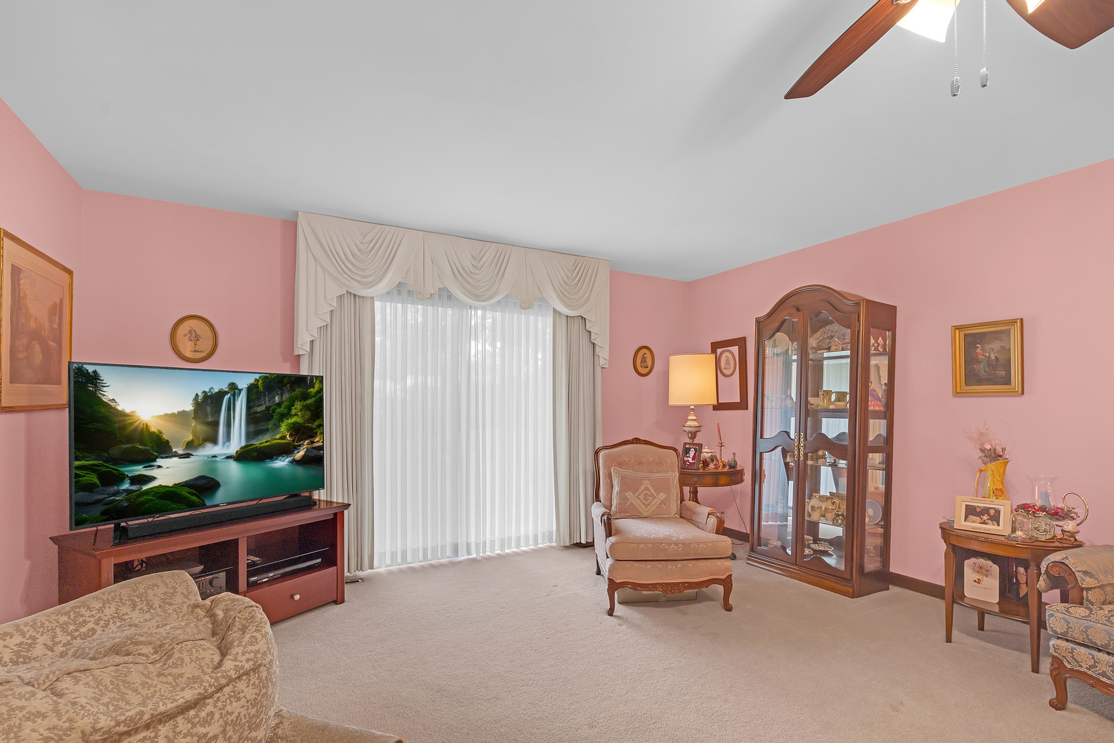 6313 Tamiami Drive