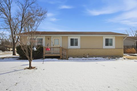 Photo of 7907 W Kingston Drive, Frankfort, IL 60423 (MLS # 12564719)