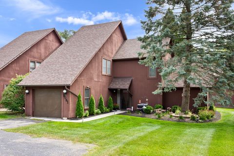 Photo of 5051 Woodlake Drive, Loves Park, IL 61111 (MLS # 12462907) Photo of 5051 Woodlake Drive, Loves Park, IL 61111 (MLS # 12462907)