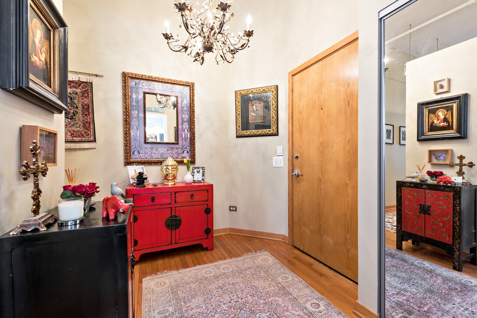 333 W HUBBARD Street 520