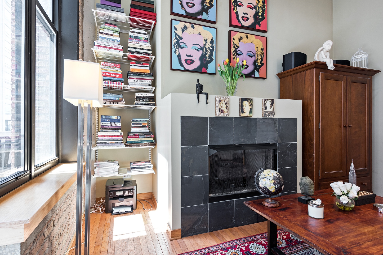 333 W HUBBARD Street 520