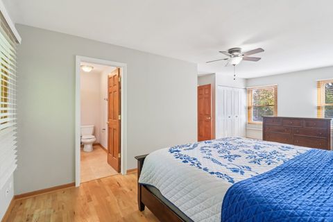 Tiny photo for 210 E Lakeside Drive, Vernon Hills, IL 60061 (MLS # 12499912)