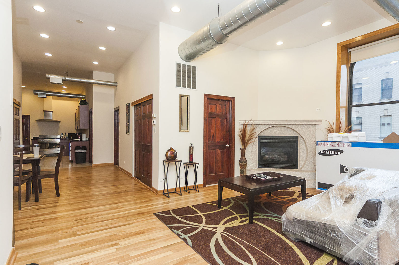 548 N Wells Street 3