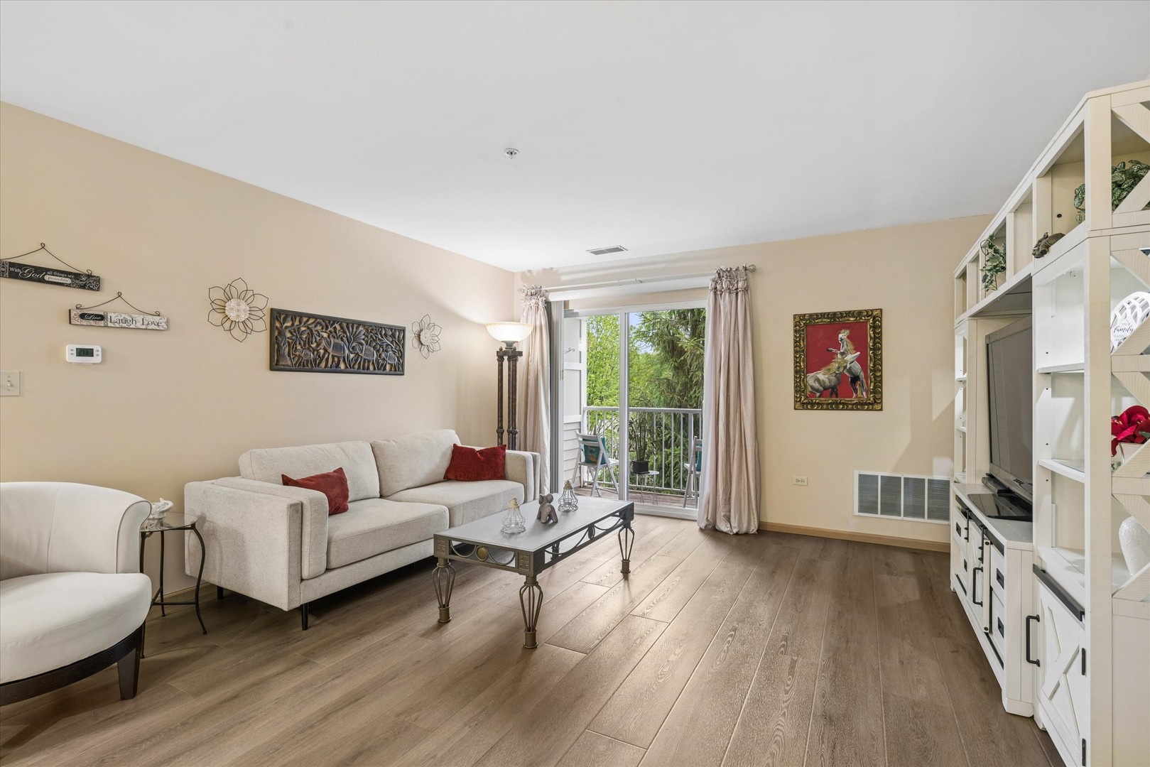 605 Barrington Avenue 332