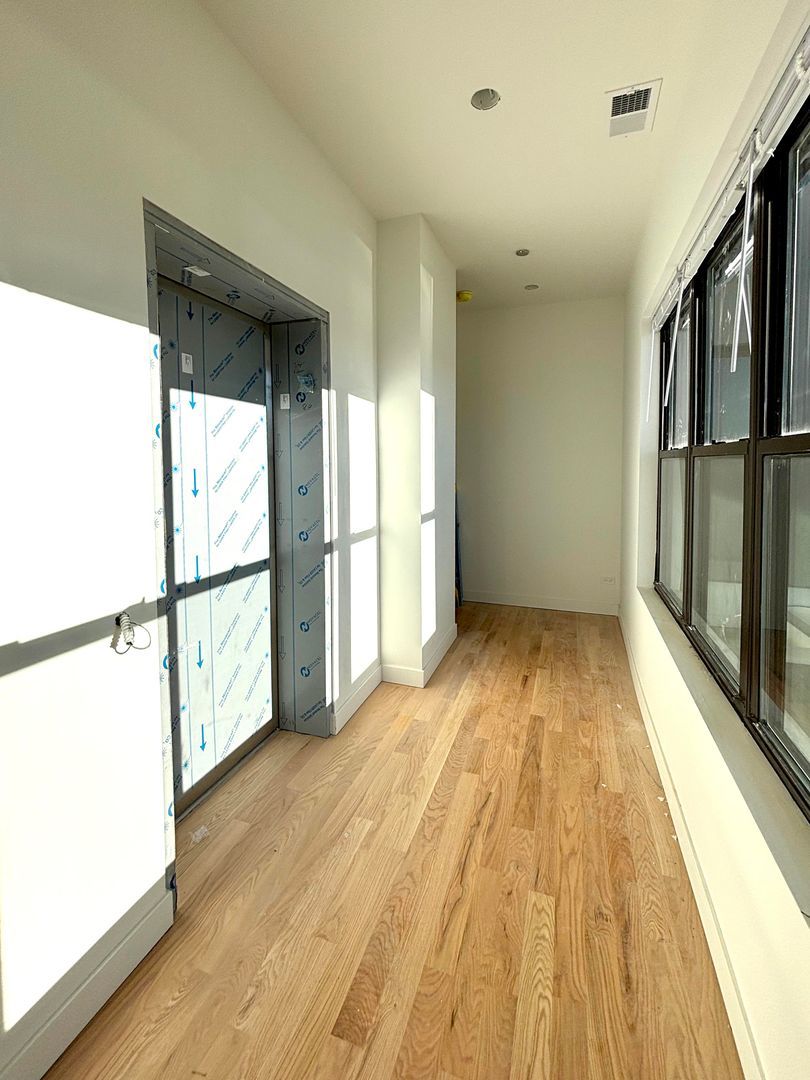 2445 N Lincoln Avenue PH