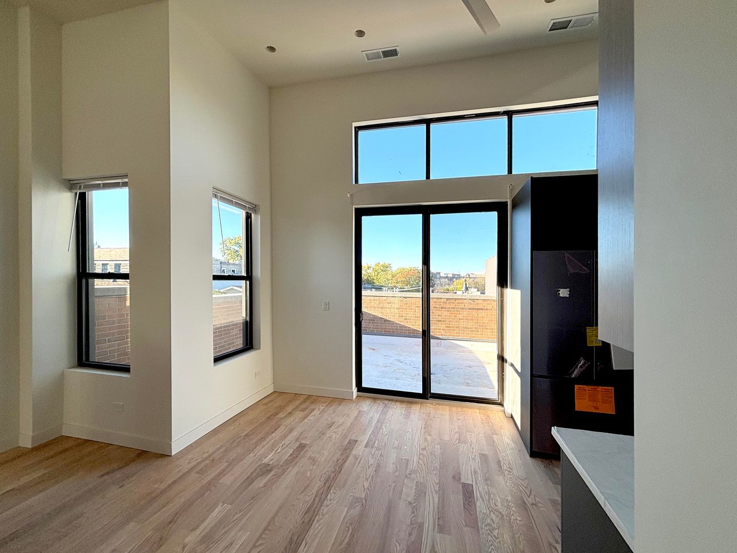 2445 N Lincoln Avenue PH