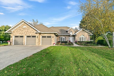 Photo of 2101 Burnham Court, Algonquin, IL 60102 (MLS # 12782748)