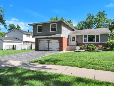Photo of 1215 187th Street, Homewood, IL 60430 (MLS # 12687892)