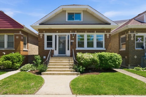 Tiny photo for 1423 Ridgeland Avenue, Berwyn, IL 60402 (MLS # 12744821)