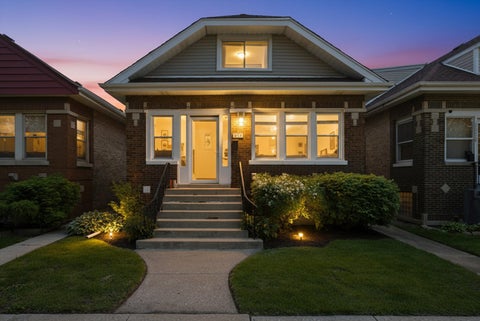 Photo of 1423 Ridgeland Avenue, Berwyn, IL 60402 (MLS # 12744821)