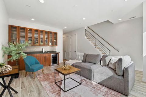 Tiny photo for 2922 W Lyndale Street #1, Chicago, IL 60647 (MLS # 12490948)