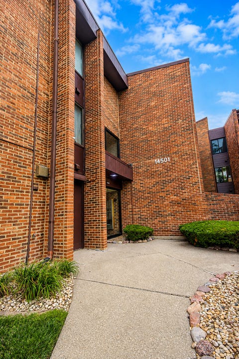 Photo of 14501 Central Court #PH1, Oak Forest, IL 60452 (MLS # 12725575)