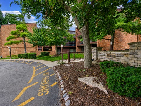 Tiny photo for 14501 Central Court #PH1, Oak Forest, IL 60452 (MLS # 12725575)