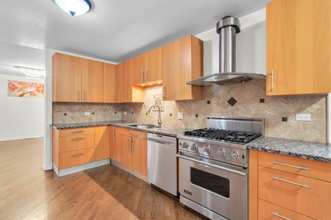 Tiny photo for 141 Manchester Court, Buffalo Grove, IL 60089 (MLS # 12589518)