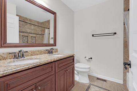 Tiny photo for 141 Manchester Court, Buffalo Grove, IL 60089 (MLS # 12589518)