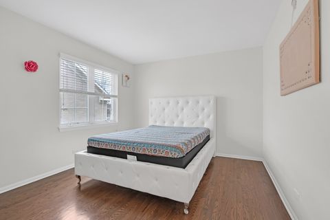 Tiny photo for 141 Manchester Court, Buffalo Grove, IL 60089 (MLS # 12589518)